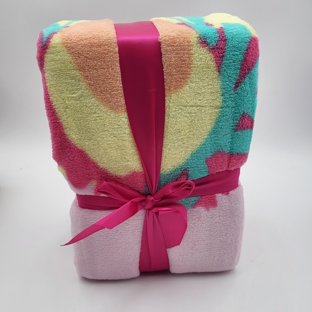 Barbie Plush Blanket 62"x90" Super Soft Ages 3+ - Picture 5 of 6